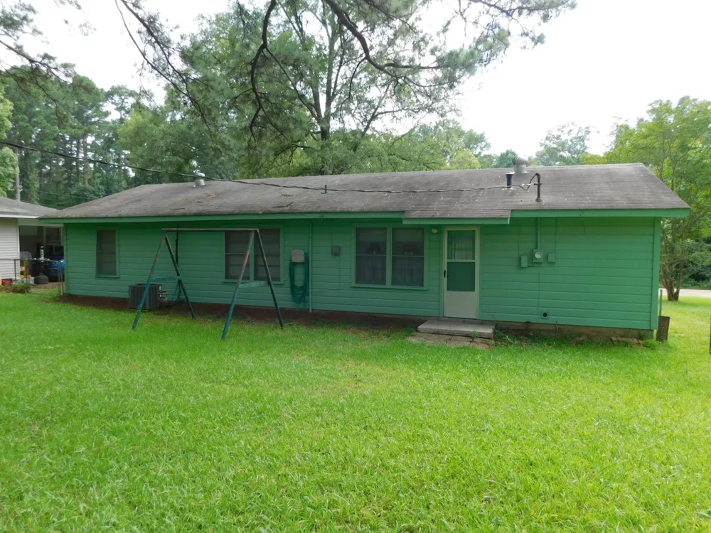 107 NE 5th Street Springhill, LA 71075