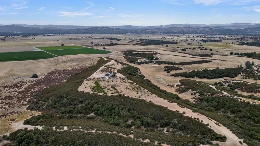 65401 Cross Road Lockwood, CA 93932