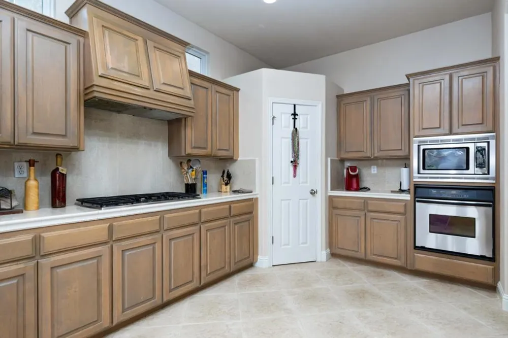 1827 Joshua Avenue Clovis, CA 93619