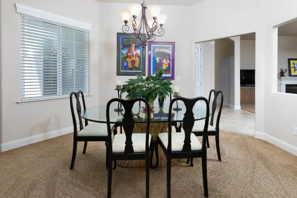 1827 Joshua Avenue Clovis, CA 93619
