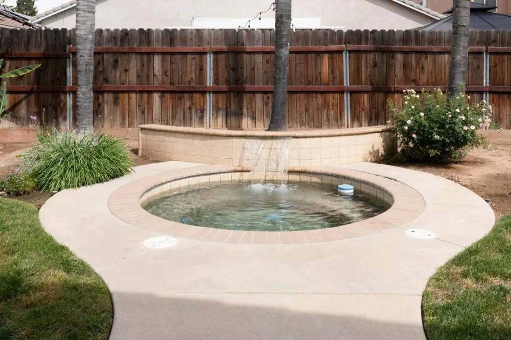 1827 Joshua Avenue Clovis, CA 93619