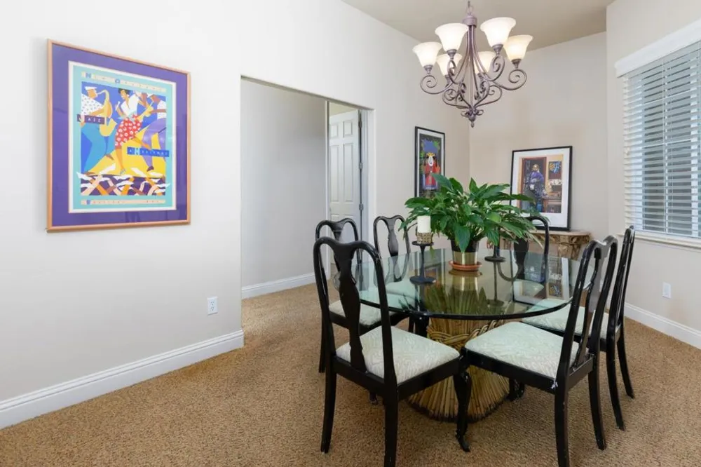 1827 Joshua Avenue Clovis, CA 93619