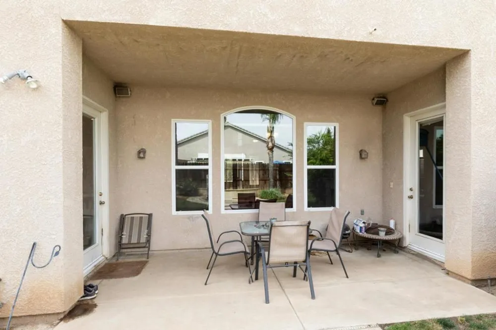 1827 Joshua Avenue Clovis, CA 93619