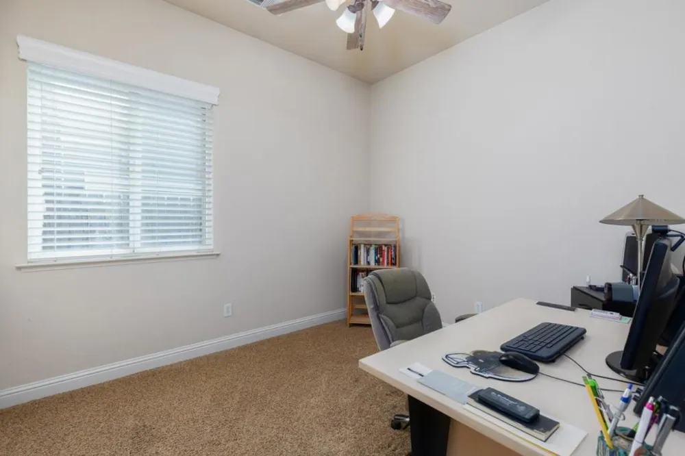 1827 Joshua Avenue Clovis, CA 93619