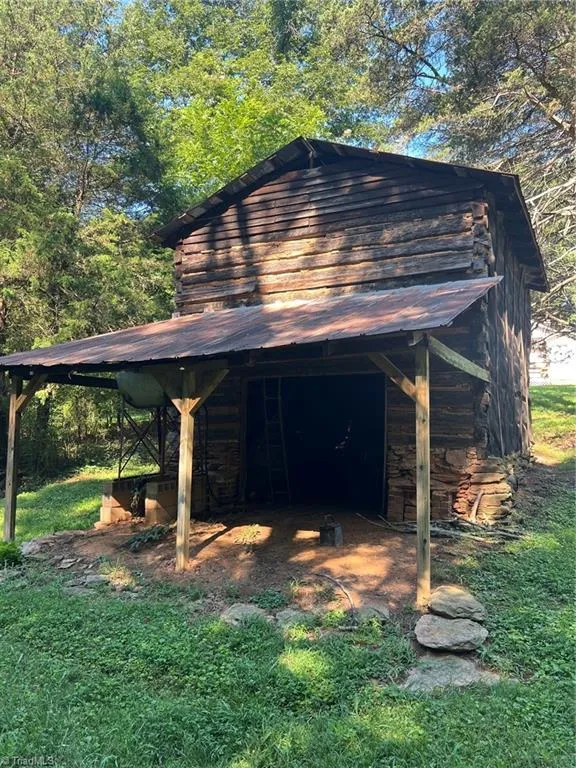 1008 Willard Drive Yadkinville, NC 27055