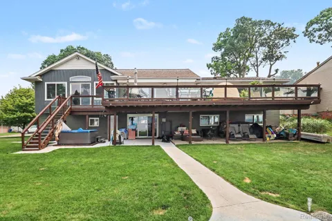 3233 Shawnee Lane