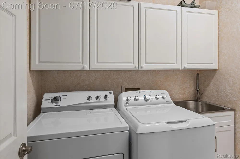 39681 Muirfield Lane Northville Township, MI 48168