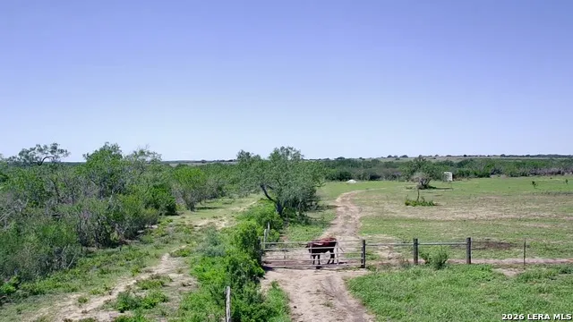 2103 COUNTY ROAD 138 Kenedy, TX 78119