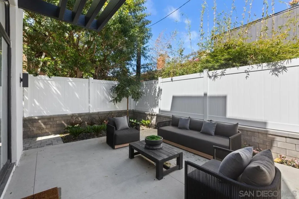 744 Bonair St La Jolla, CA 92037