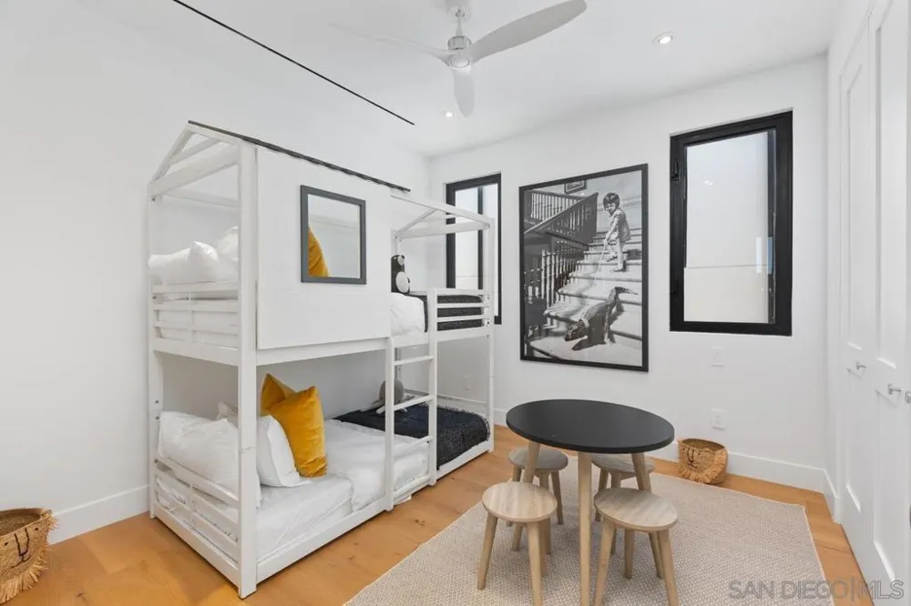 744 Bonair St La Jolla, CA 92037