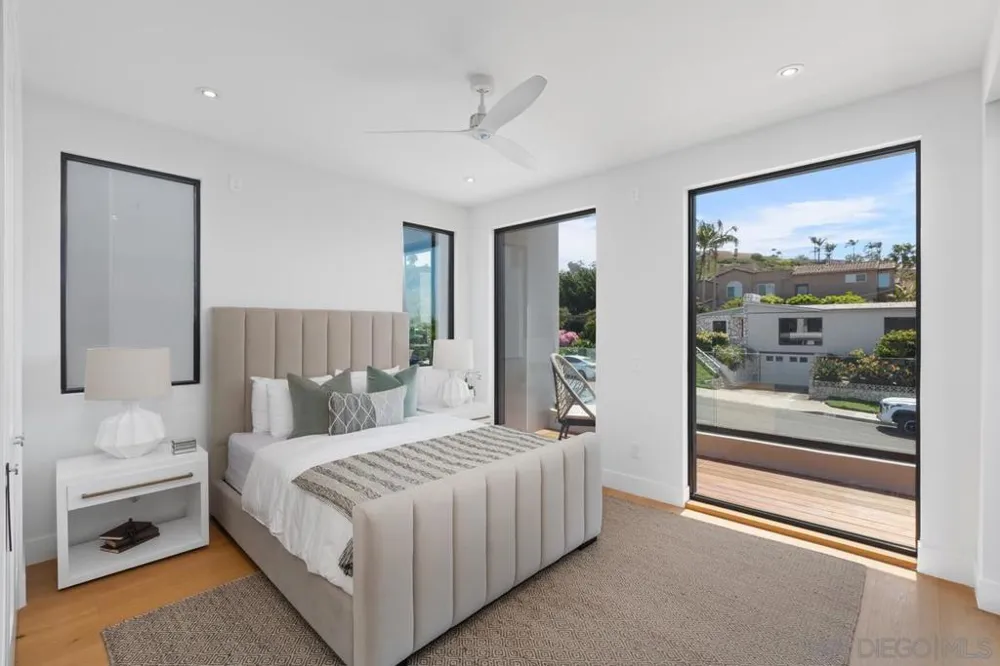744 Bonair St La Jolla, CA 92037