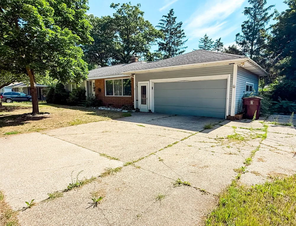 744 S Quarterline Road Muskegon Charter Township, MI 49442