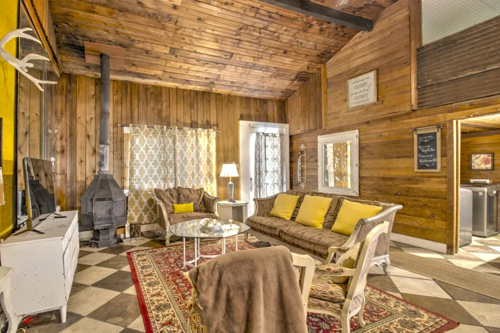 12 Old Shawnee Trail Drive Gordonville, TX 76245
