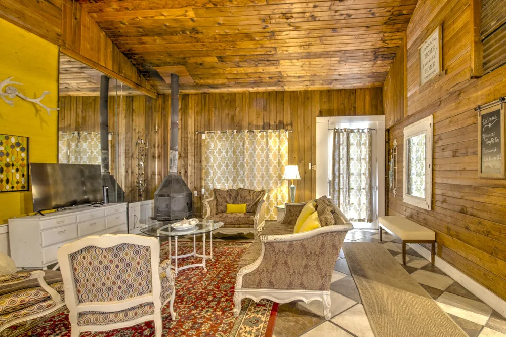 12 Old Shawnee Trail Drive Gordonville, TX 76245