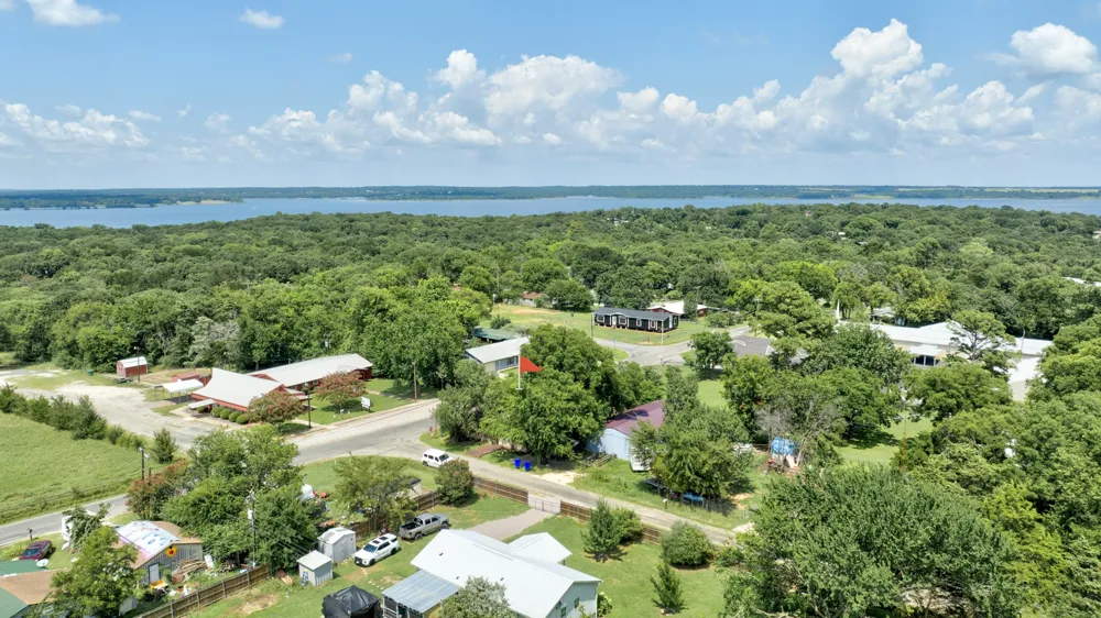 12 Old Shawnee Trail Drive Gordonville, TX 76245