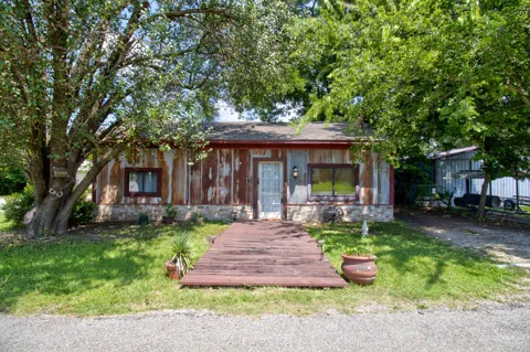 12 Old Shawnee Trail Drive