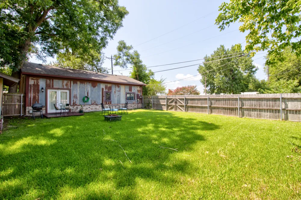 12 Old Shawnee Trail Drive Gordonville, TX 76245