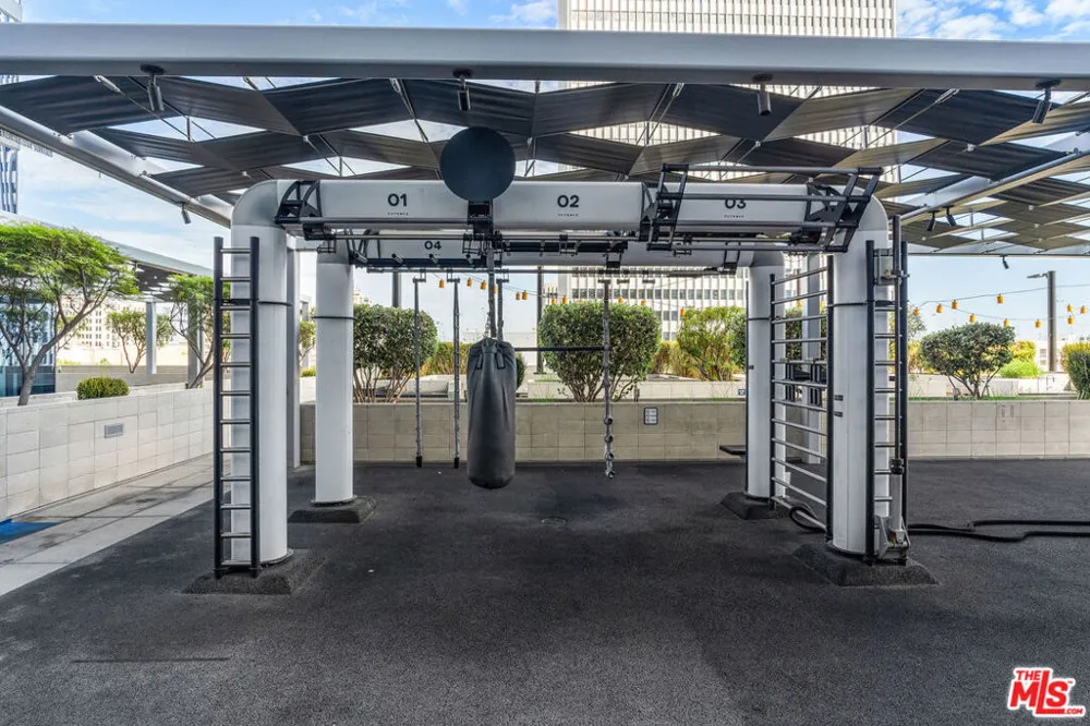330 W 11th Street #104 Los Angeles, CA 90015