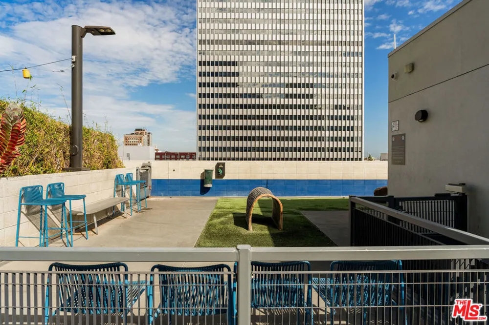 330 W 11th Street #104 Los Angeles, CA 90015