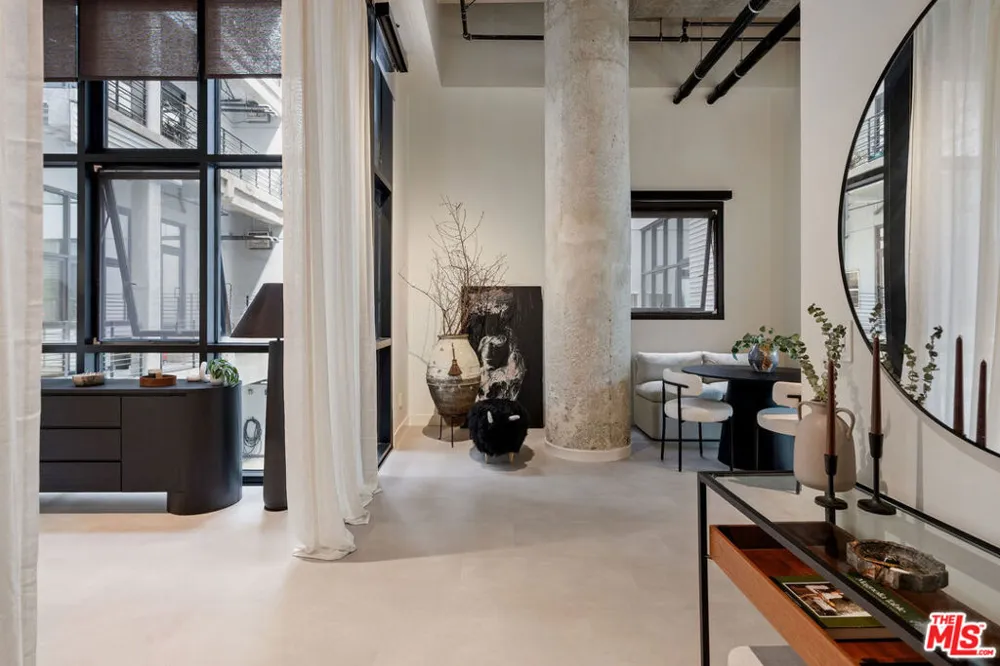 330 W 11th Street #104 Los Angeles, CA 90015