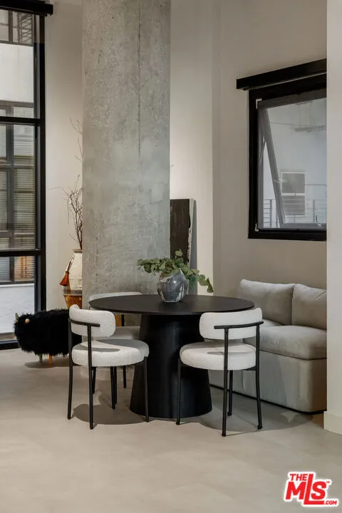 330 W 11th Street #104 Los Angeles, CA 90015