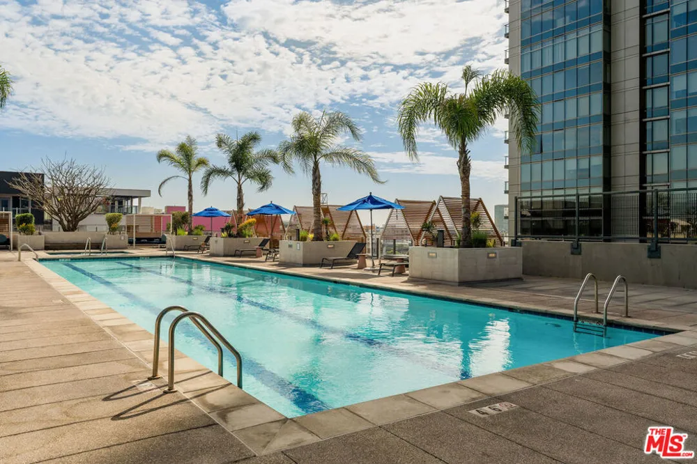 330 W 11th Street #104 Los Angeles, CA 90015