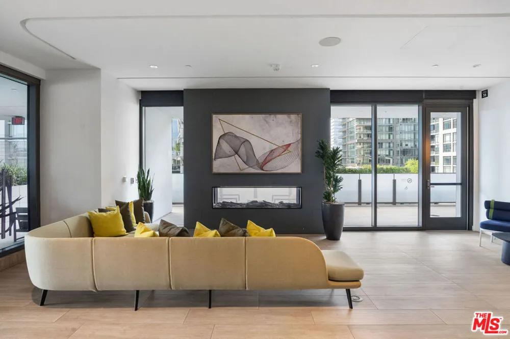 330 W 11th Street #104 Los Angeles, CA 90015