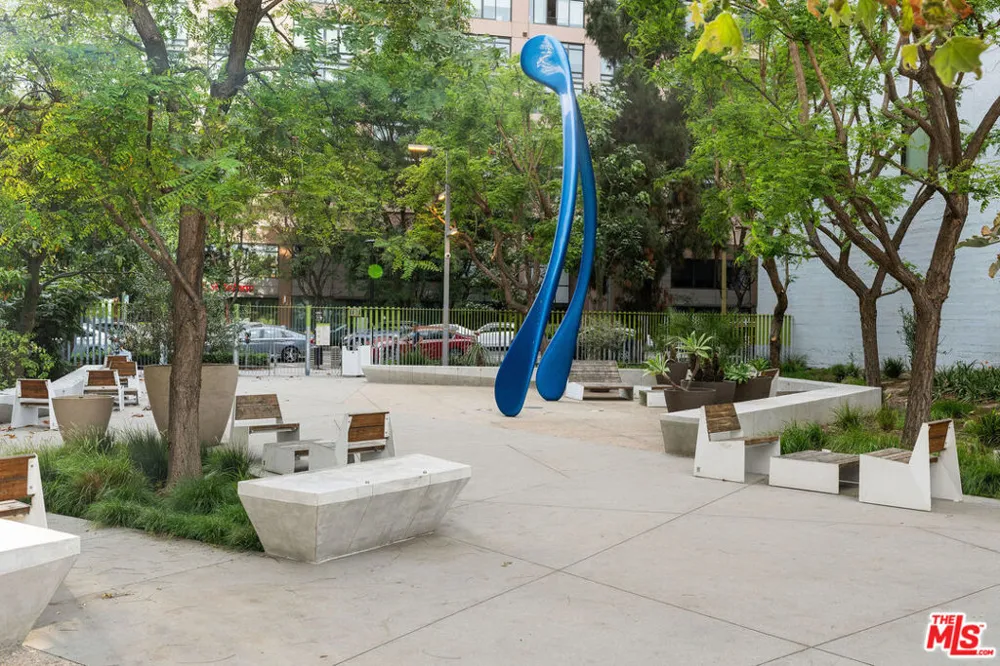 330 W 11th Street #104 Los Angeles, CA 90015