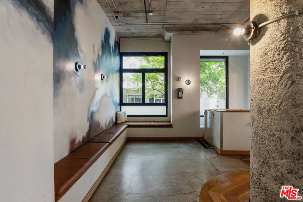 330 W 11th Street #104 Los Angeles, CA 90015