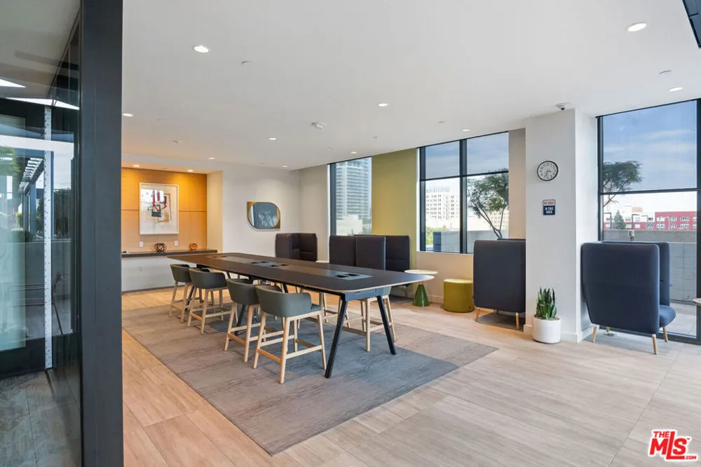 330 W 11th Street #104 Los Angeles, CA 90015