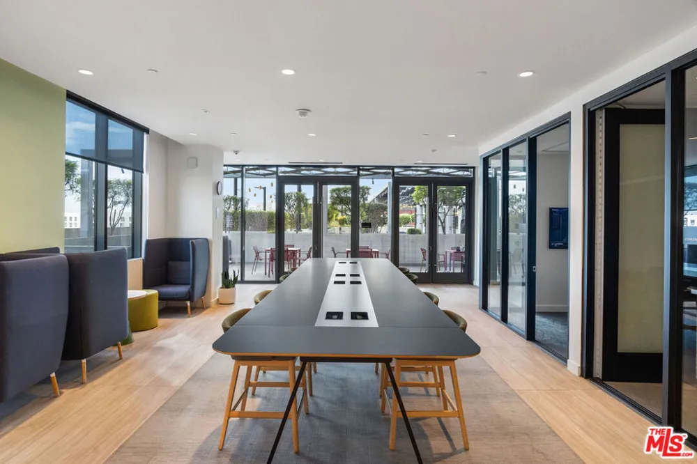 330 W 11th Street #104 Los Angeles, CA 90015