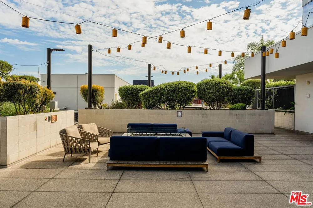 330 W 11th Street #104 Los Angeles, CA 90015