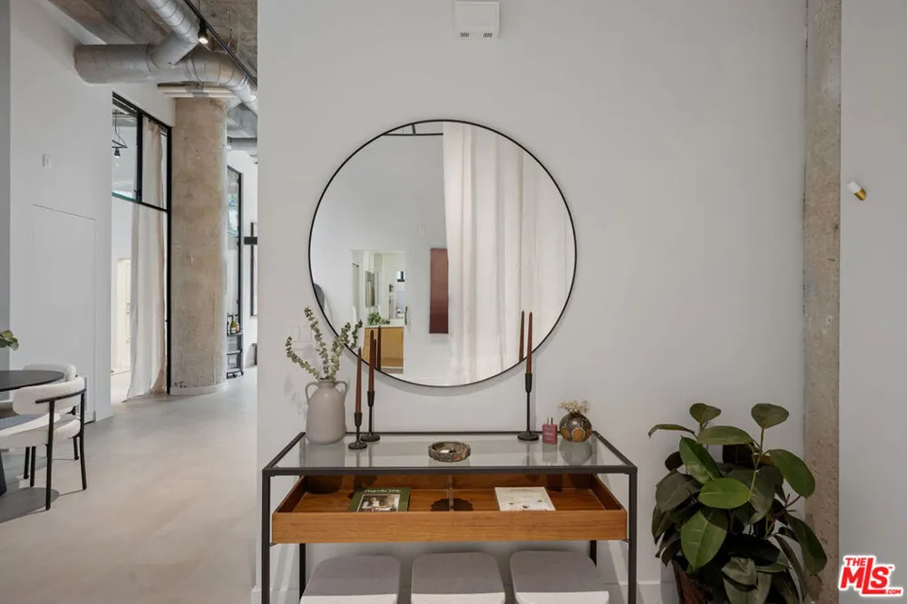 330 W 11th Street #104 Los Angeles, CA 90015