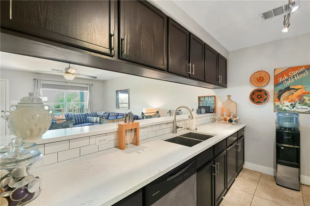 220 W Avenue F #2B Port Aransas, TX 78373