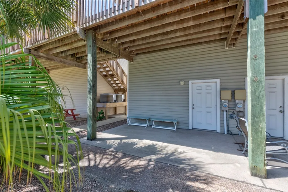 220 W Avenue F #2B Port Aransas, TX 78373