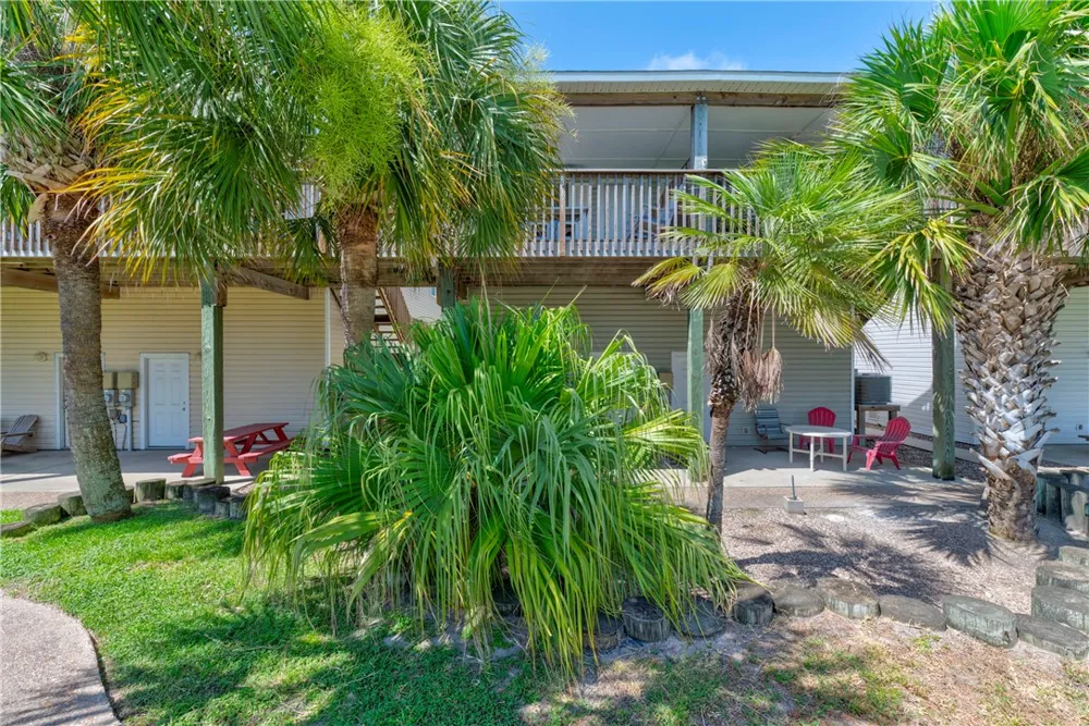 220 W Avenue F #2B Port Aransas, TX 78373