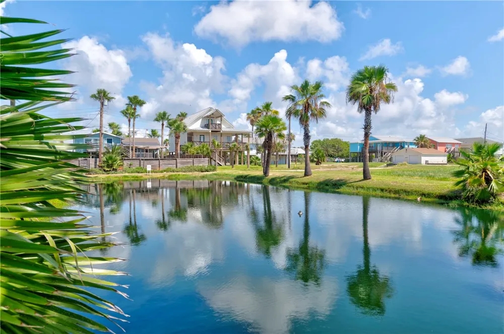 220 W Avenue F #2B Port Aransas, TX 78373