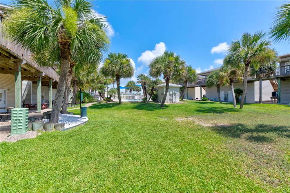 220 W Avenue F #2B Port Aransas, TX 78373