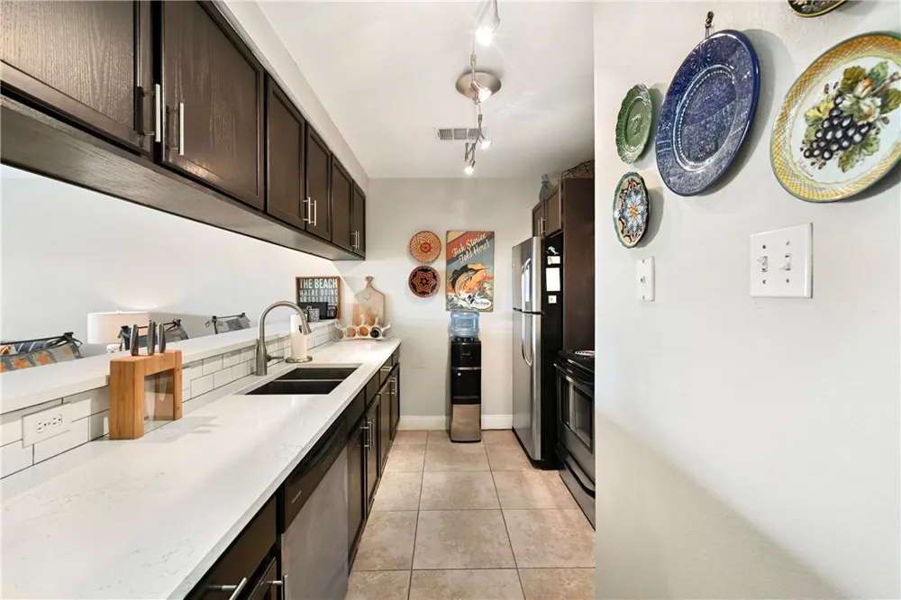220 W Avenue F #2B Port Aransas, TX 78373