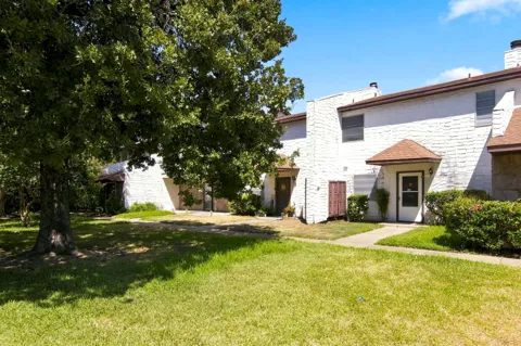 1725 E Grauwyler Road #138