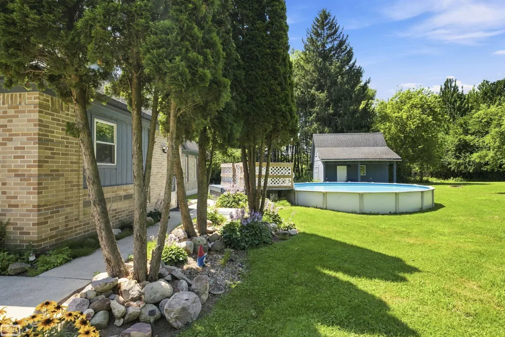 105 3rd Street Yale City, MI 48097