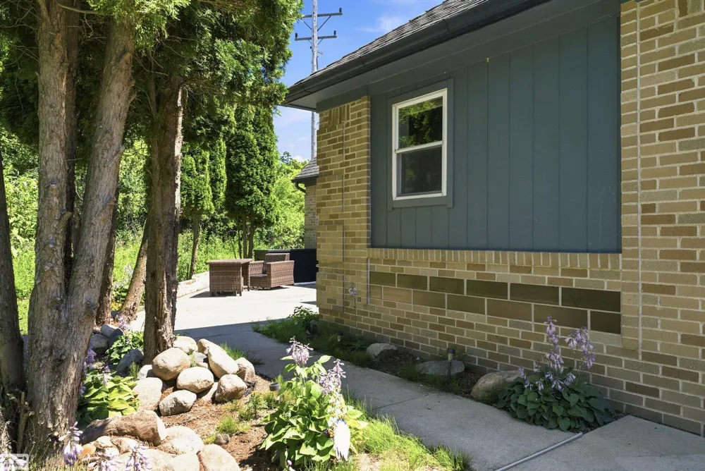 105 3rd Street Yale City, MI 48097