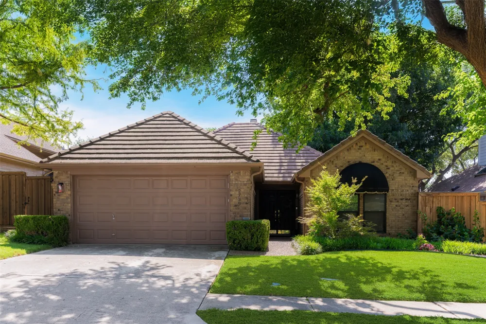 2739 Sedgeway Lane Carrollton, TX 75006