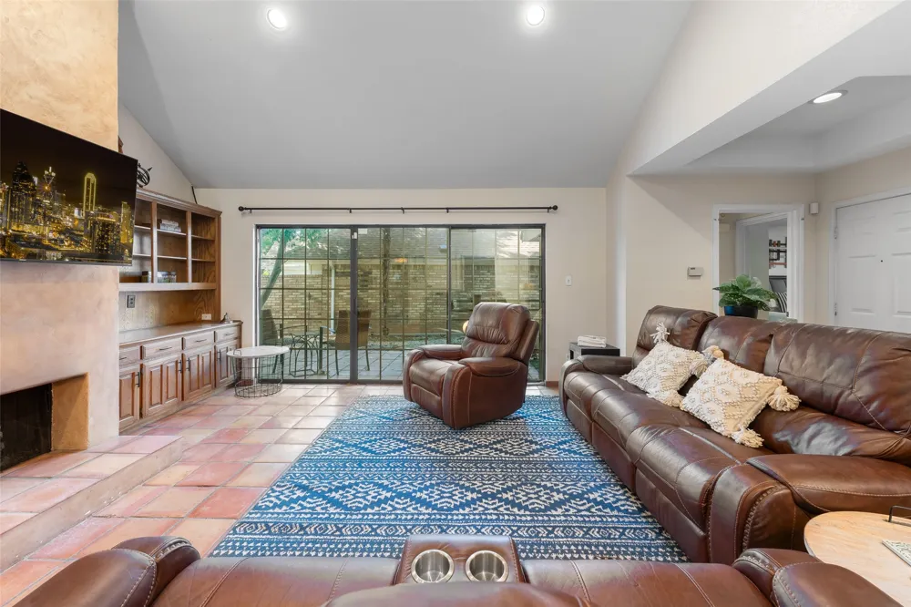 2739 Sedgeway Lane Carrollton, TX 75006