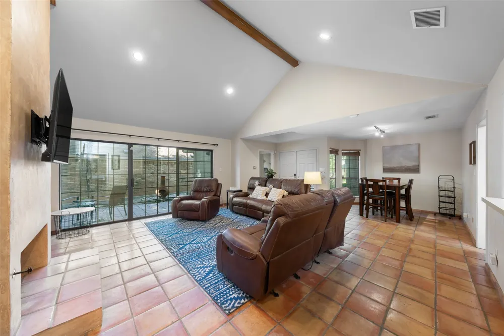 2739 Sedgeway Lane Carrollton, TX 75006