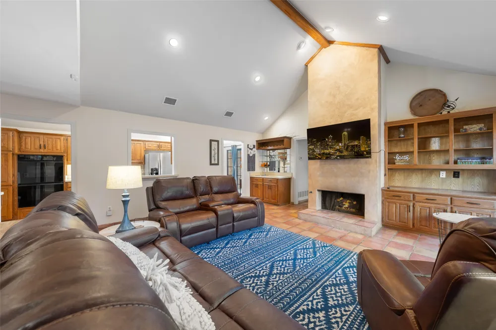 2739 Sedgeway Lane Carrollton, TX 75006