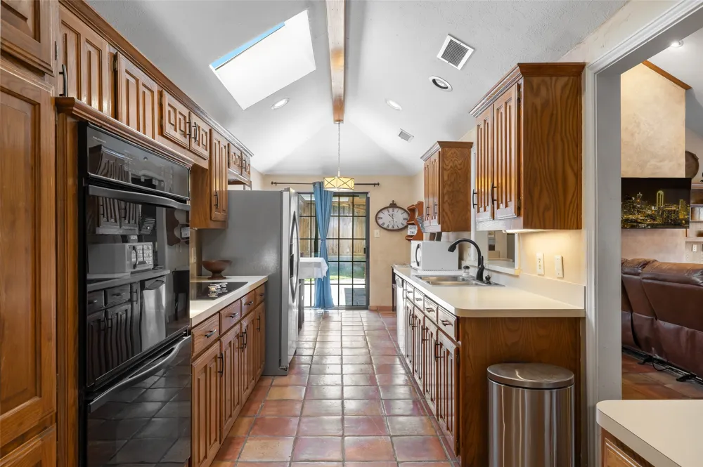 2739 Sedgeway Lane Carrollton, TX 75006