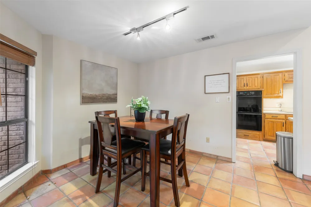 2739 Sedgeway Lane Carrollton, TX 75006