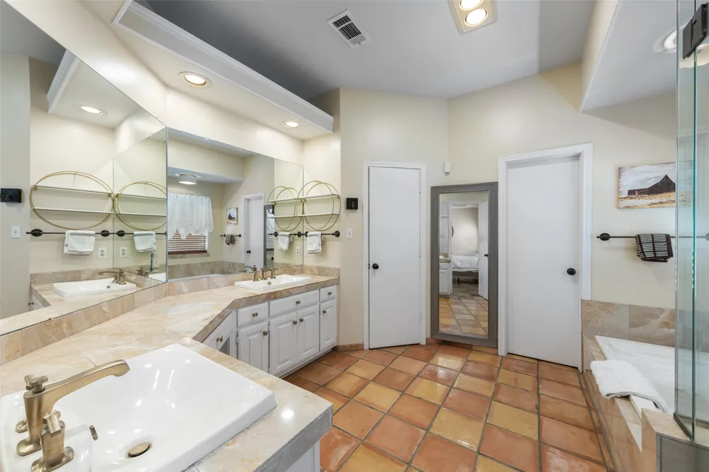 2739 Sedgeway Lane Carrollton, TX 75006