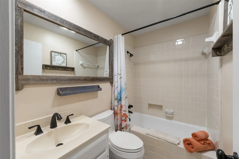 2739 Sedgeway Lane Carrollton, TX 75006